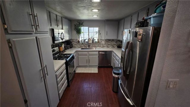 1820 E Avenue J 10, Lancaster, CA 93535