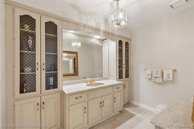 3673 York Court, Bloomfield Hills, MI 48301