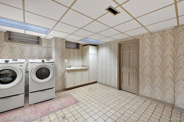 3673 York Court, Bloomfield Hills, MI 48301