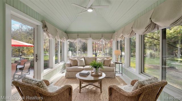 3673 York Court, Bloomfield Hills, MI 48301
