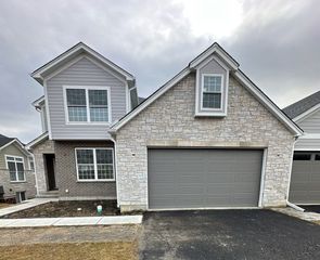 1221 Honey Lake Road, Lake Zurich, IL 60047