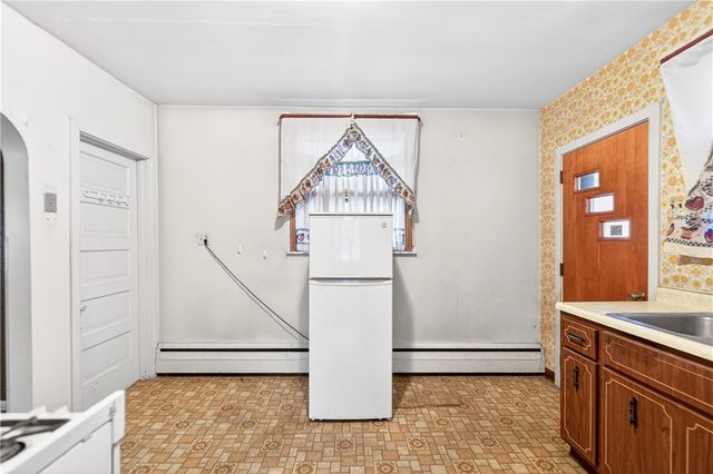 19 Hill St, Monongahela, PA 15063