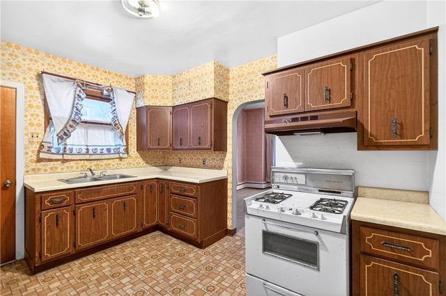 19 Hill St, Monongahela, PA 15063