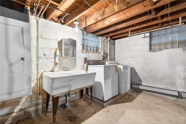 19 Hill St, Monongahela, PA 15063