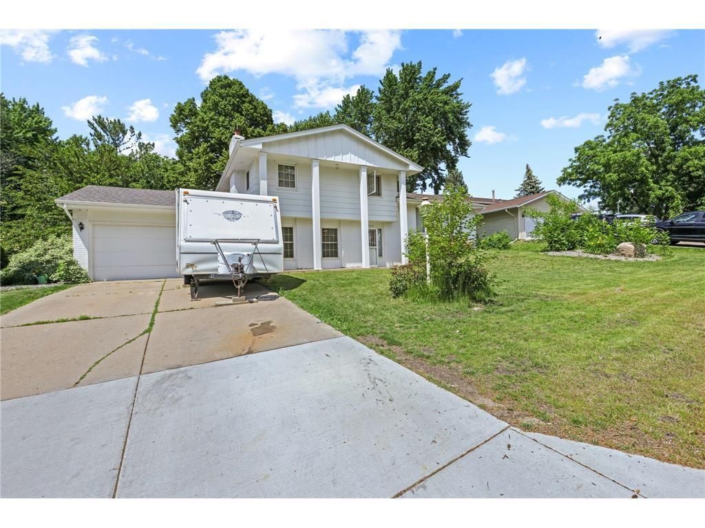7908 37th Avenue N, New Hope, MN 55427 — photo 2