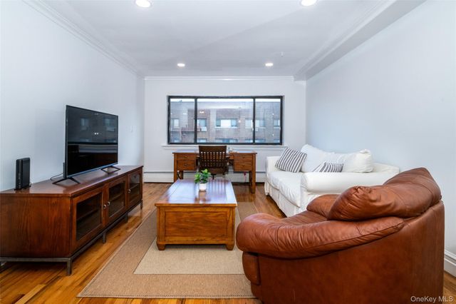 2221 Palmer Avenue 3D, New Rochelle, NY 10801