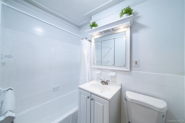 2221 Palmer Avenue 3D, New Rochelle, NY 10801