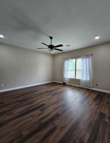 1224 Road 5802, Cleveland, TX 77327
