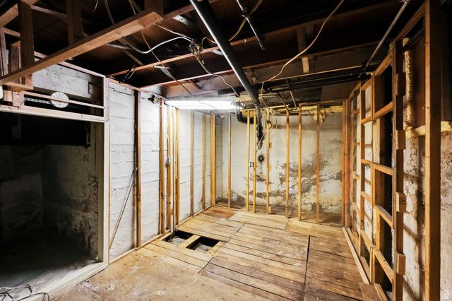 1017 W 300 S, Salt Lake City, UT 84104