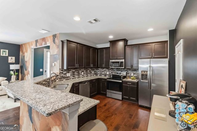 5708 Radford Loop, Fairburn, GA 30213