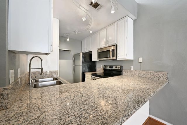 4576 Hawley 5, San Diego, CA 92116