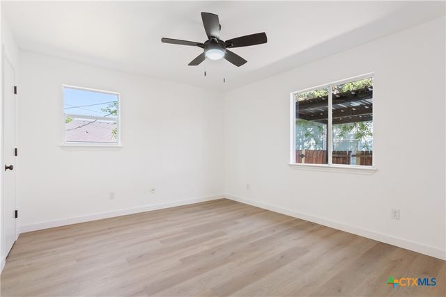 1901 S 16th Street A, Waco, TX 76706