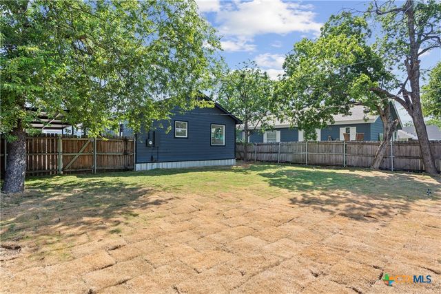1901 S 16th Street A, Waco, TX 76706