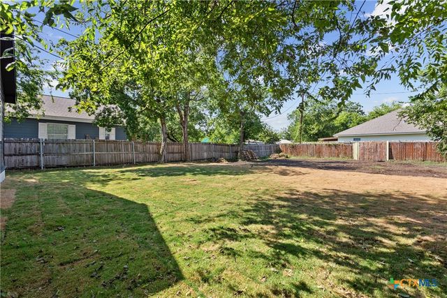 1901 S 16th Street A, Waco, TX 76706
