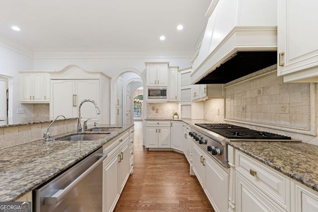 420 Morgan Oak Circle, Atlanta, GA 30342