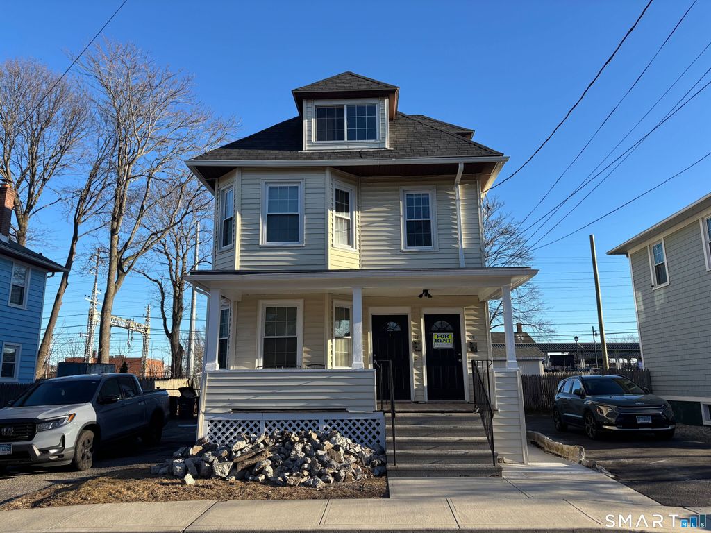 19 Darina Place, Milford, CT 06460