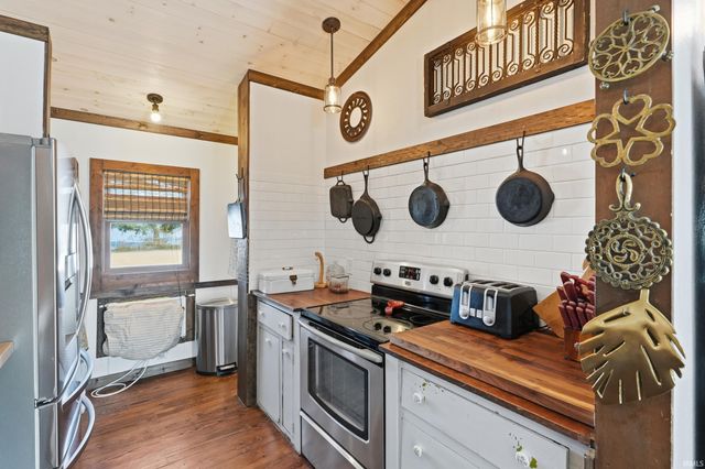 4720 County Road 12 Road, Waterloo, IN 46793