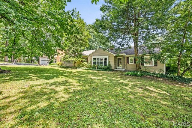 1310 Hollins Drive, St Louis, MO 63135