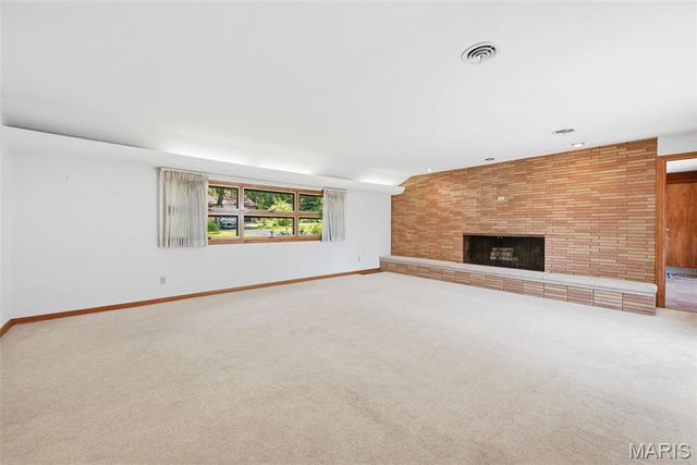 1310 Hollins Drive, St Louis, MO 63135