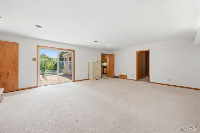 1310 Hollins Drive, St Louis, MO 63135