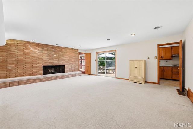 1310 Hollins Drive, St Louis, MO 63135