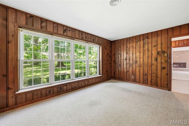 1310 Hollins Drive, St Louis, MO 63135