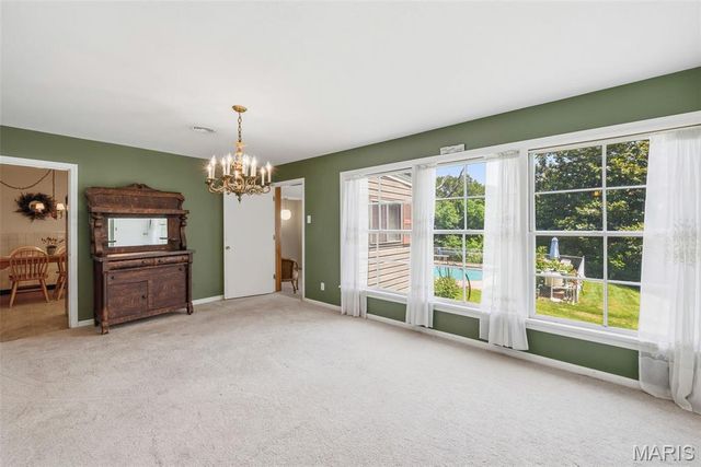 1310 Hollins Drive, St Louis, MO 63135