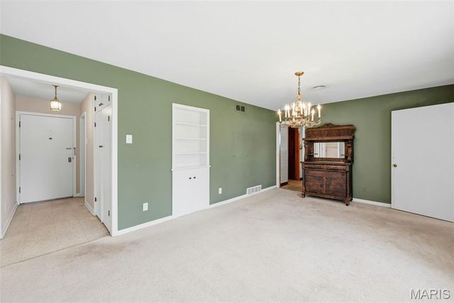 1310 Hollins Drive, St Louis, MO 63135