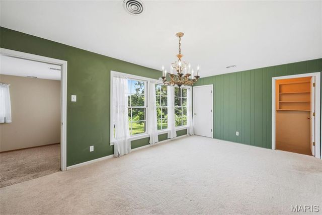 1310 Hollins Drive, St Louis, MO 63135