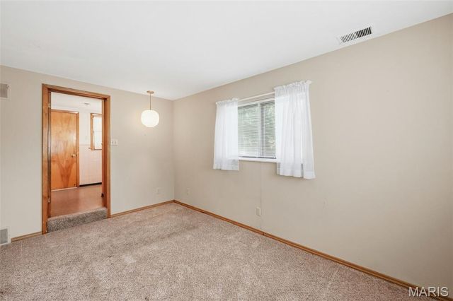 1310 Hollins Drive, St Louis, MO 63135