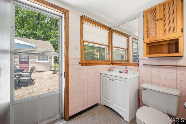 1310 Hollins Drive, St Louis, MO 63135