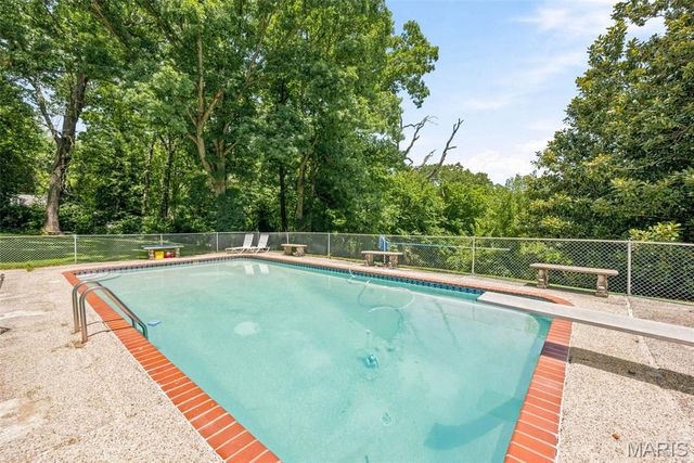 1310 Hollins Drive, St Louis, MO 63135