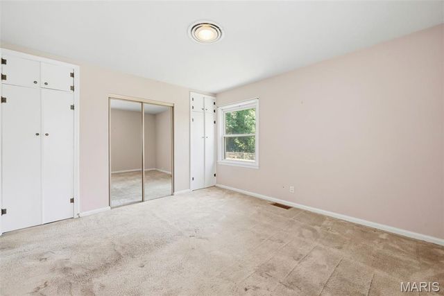 1310 Hollins Drive, St Louis, MO 63135