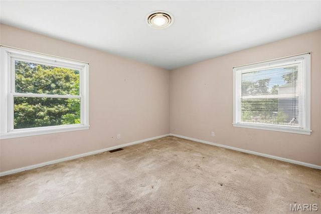 1310 Hollins Drive, St Louis, MO 63135