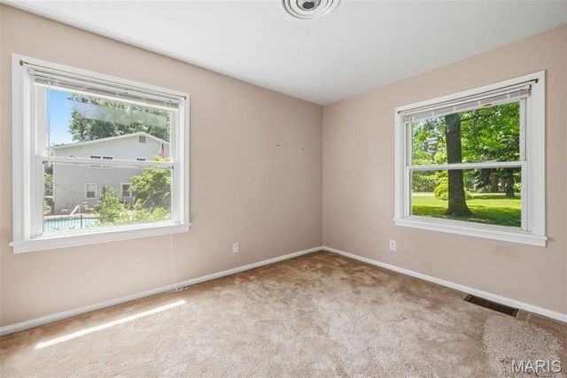 1310 Hollins Drive, St Louis, MO 63135