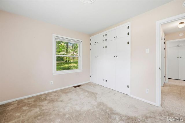 1310 Hollins Drive, St Louis, MO 63135