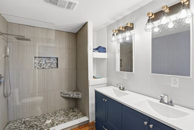 613 Mustang Trail, Granbury, TX 76049