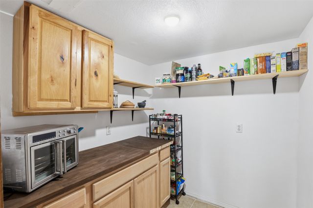 613 Mustang Trail, Granbury, TX 76049