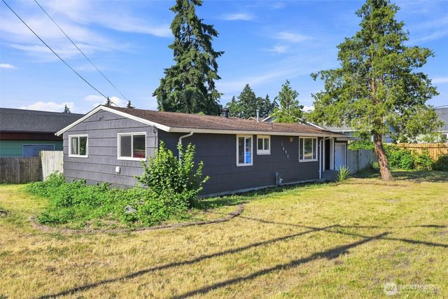 1402 Violet Meadow Street S, Tacoma, WA 98444
