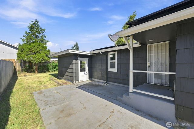 1402 Violet Meadow Street S, Tacoma, WA 98444