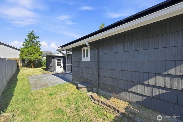 1402 Violet Meadow Street S, Tacoma, WA 98444