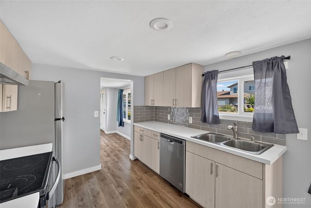 1402 Violet Meadow Street S, Tacoma, WA 98444
