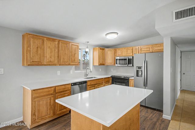 6676 E Calle Dened, Tucson, AZ 85710