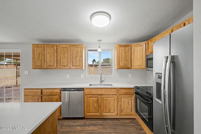 6676 E Calle Dened, Tucson, AZ 85710