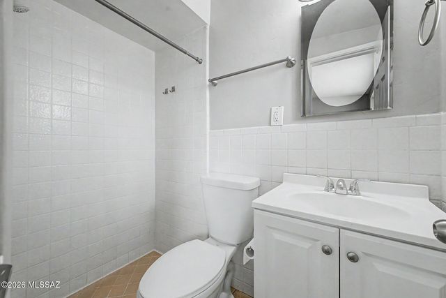 6676 E Calle Dened, Tucson, AZ 85710