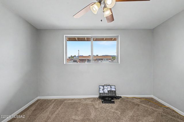 6676 E Calle Dened, Tucson, AZ 85710