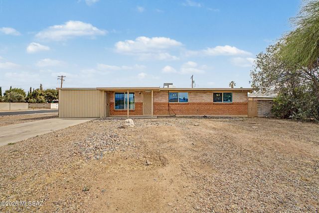 6676 E Calle Dened, Tucson, AZ 85710