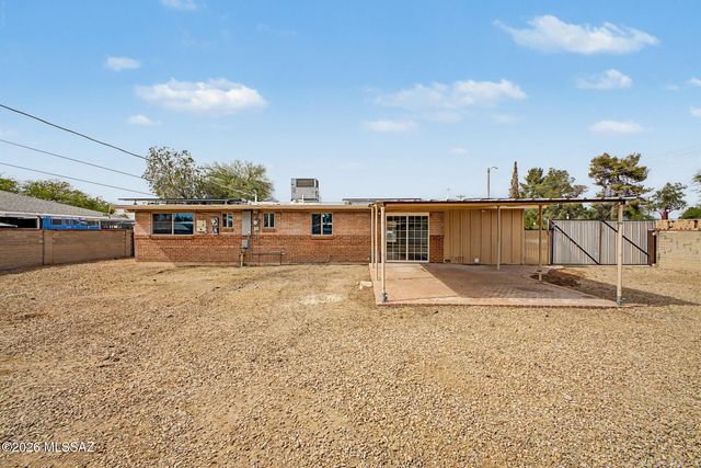 6676 E Calle Dened, Tucson, AZ 85710