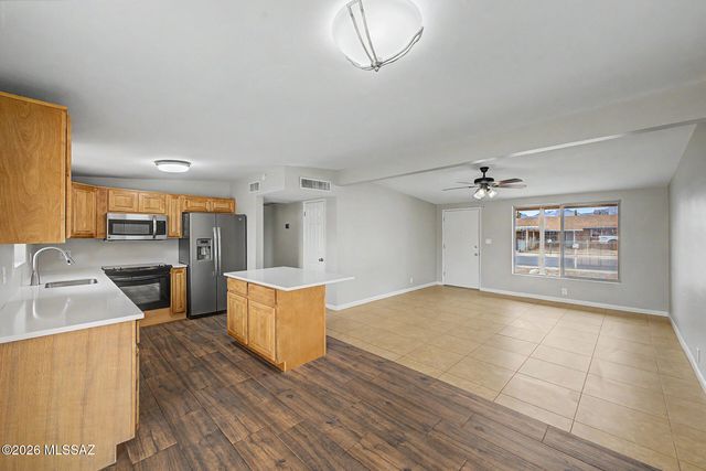 6676 E Calle Dened, Tucson, AZ 85710