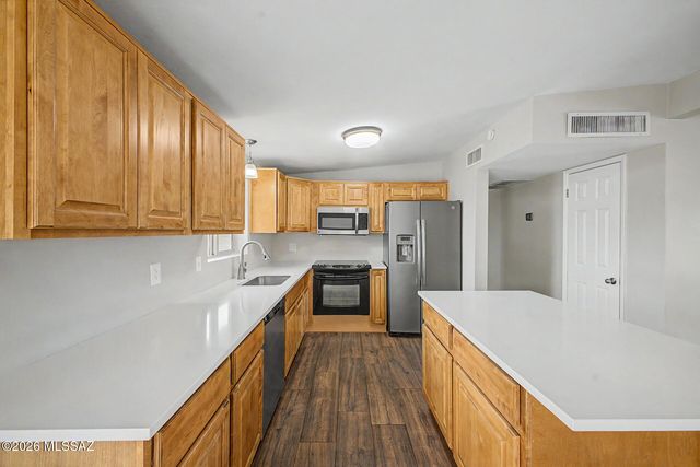 6676 E Calle Dened, Tucson, AZ 85710